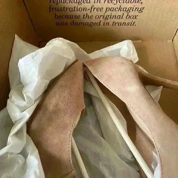 42 GOLD Womens Tan Rafee Heels.Size 6.5 BRAND NEW - Picture 9 of 9